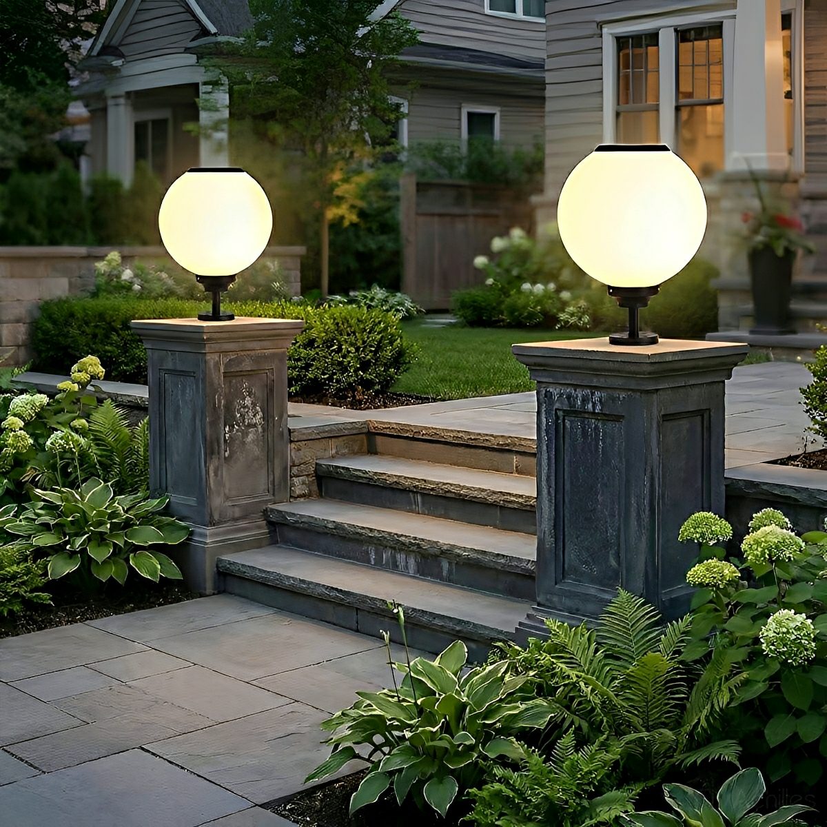 Classic Solar Fence Waterproof Globe LED Fence Post Caps Lights