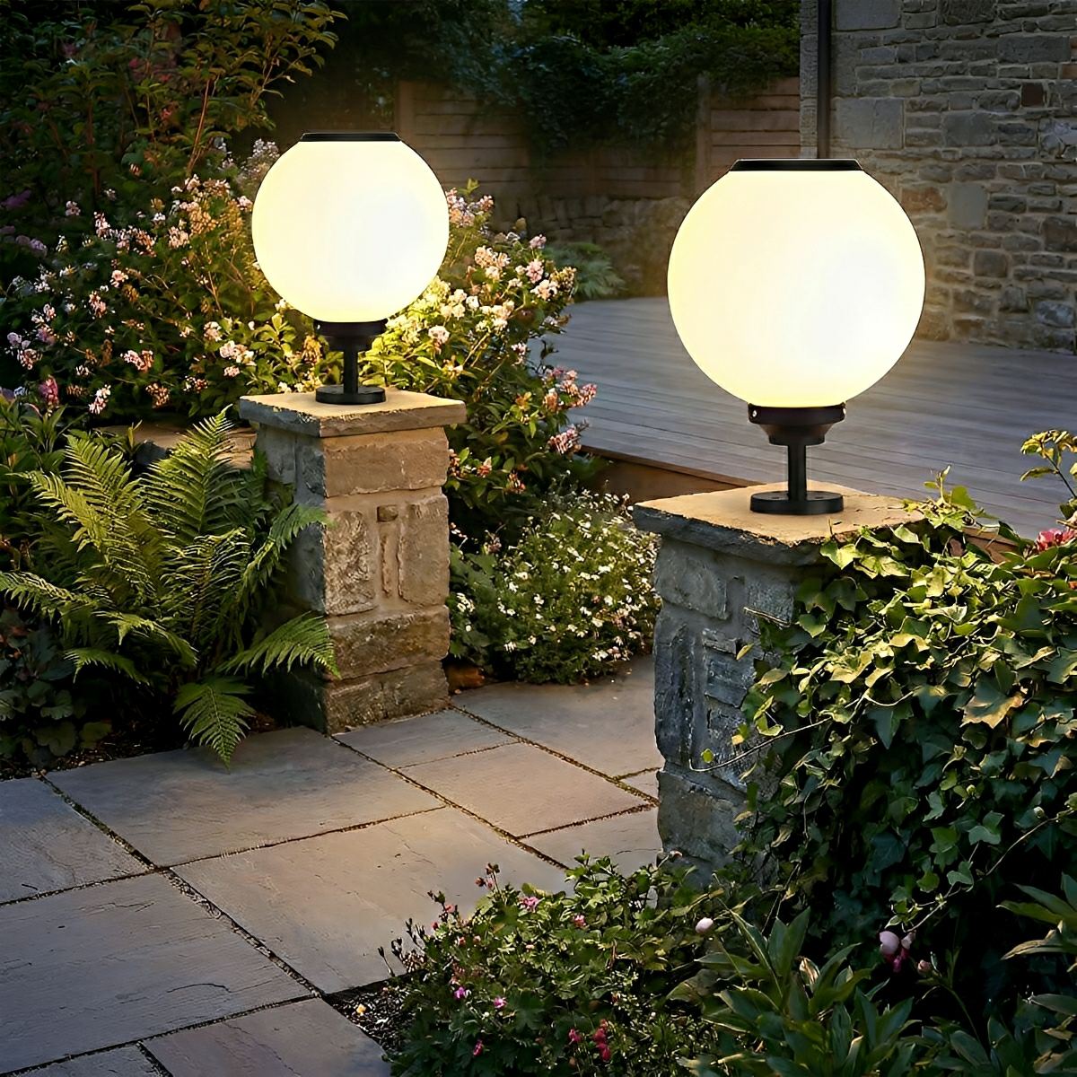 Classic Solar Fence Waterproof Globe LED Fence Post Caps Lights
