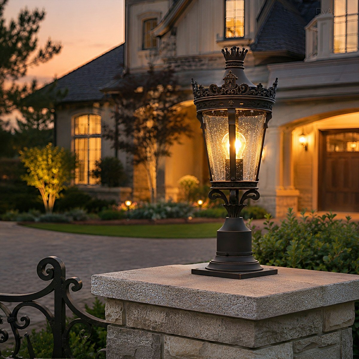 Classic Vintage European Lantern Outdoor Post Light